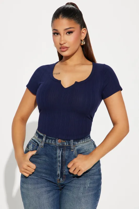 Bailey Ribbed Notched Top - Navy sold by Fashion Nova