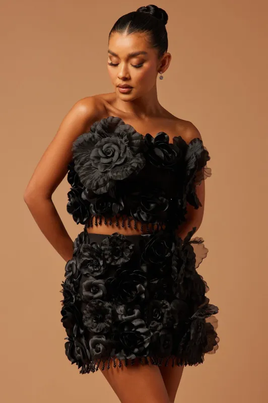 Bronte Floral Top - Black sold by Fashion Nova