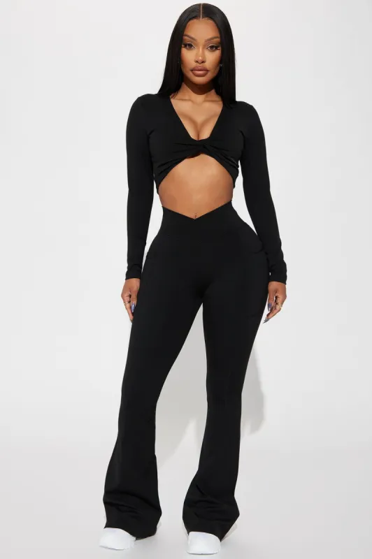 Amara Active Leggings - Black sold by Fashion Nova