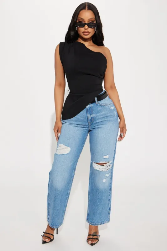 Good Intuitions Cropped Straight Leg Jeans - Light Wash sold by Fashion Nova