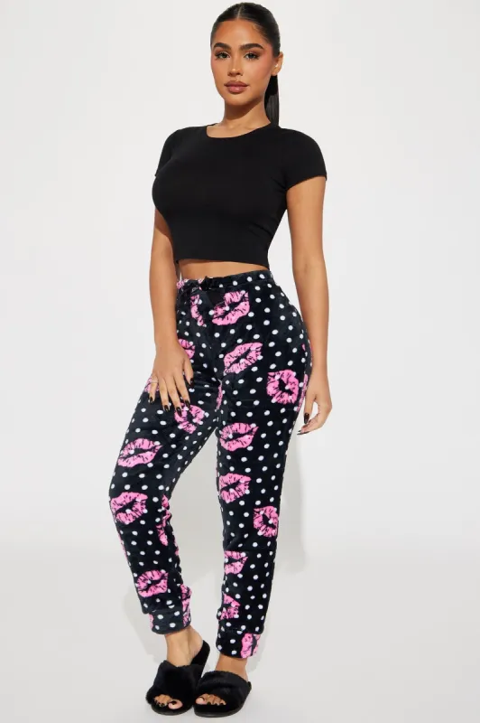 Give You A Kiss Plush PJ Joggers - Black/Pink sold by Fashion Nova