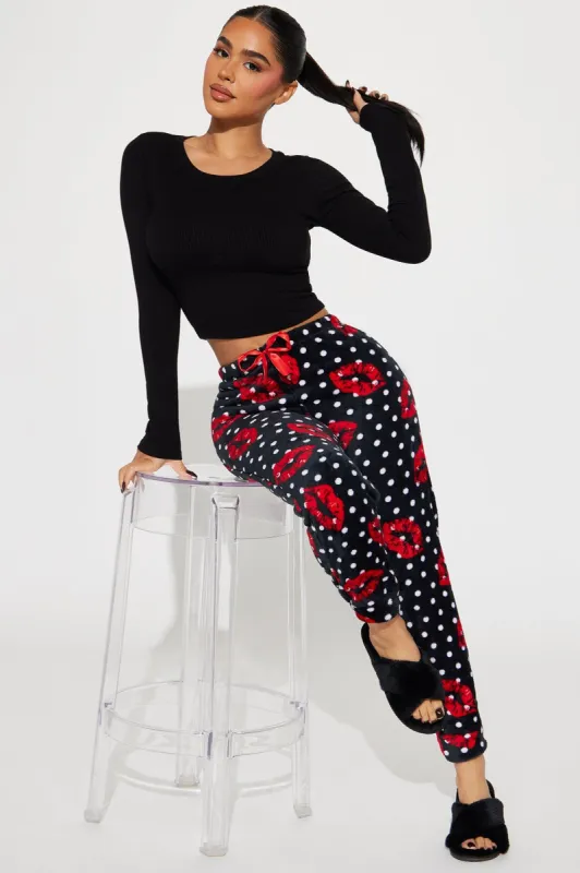 Kisses For You Plush PJ Joggers - Black/Red sold by Fashion Nova