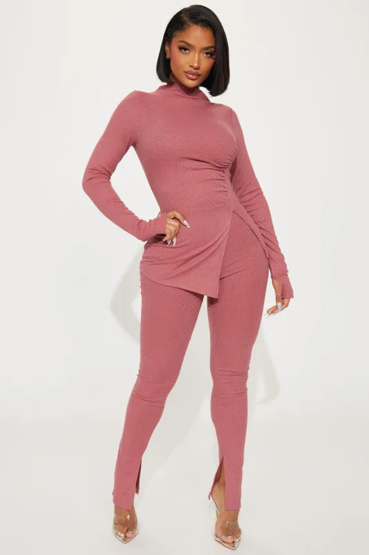 Miranda Legging Set - Mauve sold by Fashion Nova