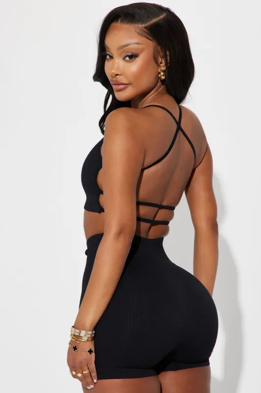 Effortless Emily Ribbed Seamless Sports Bra - Black sold by Fashion Nova