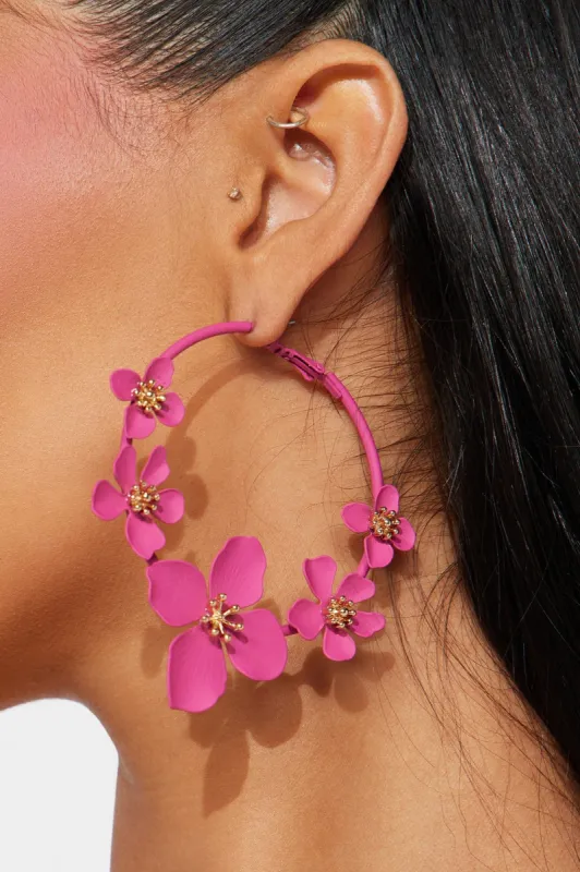 Botanica Aroma Earrings - Fuchsia sold by Fashion Nova