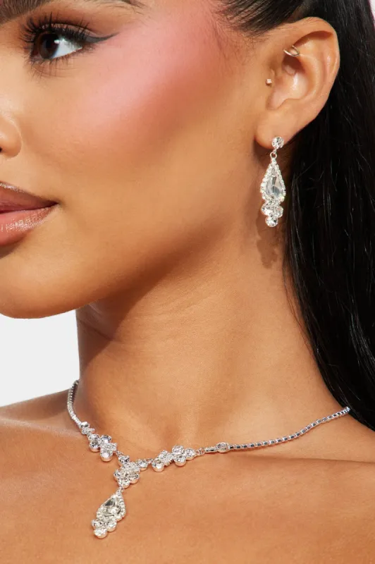 Enchanted Night Necklace And Earring Set - Silver sold by Fashion Nova