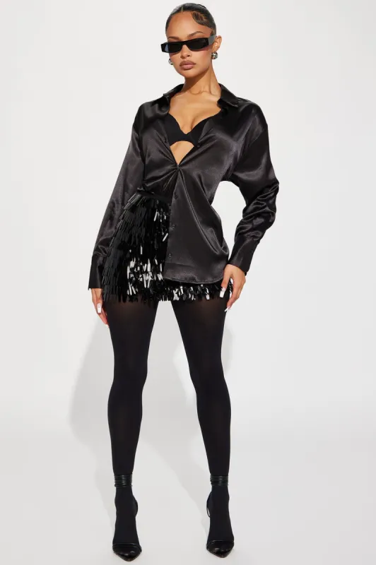 Night Moves Mini Skirt - Black made by Fashion Nova