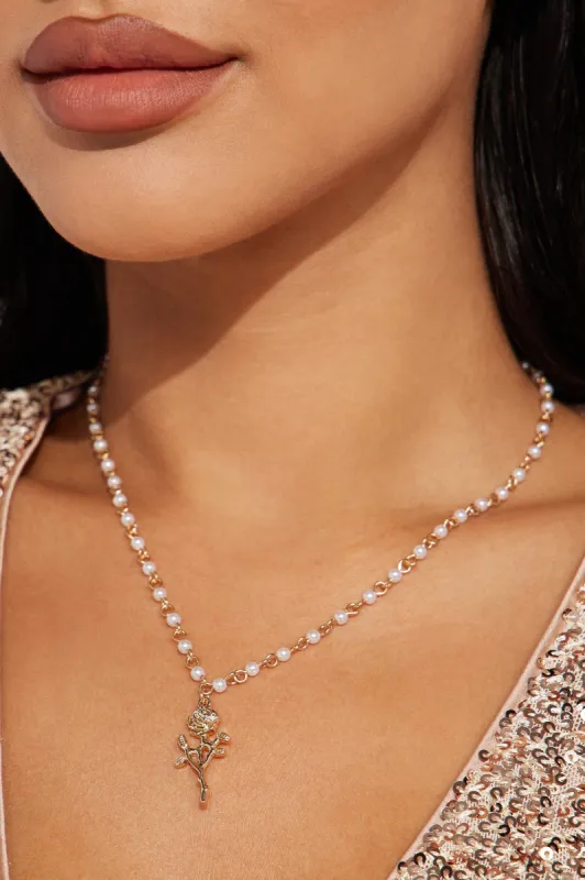 La Cita Rose Necklace - Gold sold by Fashion Nova