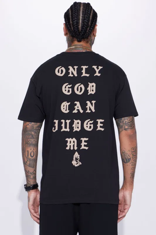 Only Judge Short Sleeve Tee - Black made by Fashion Nova