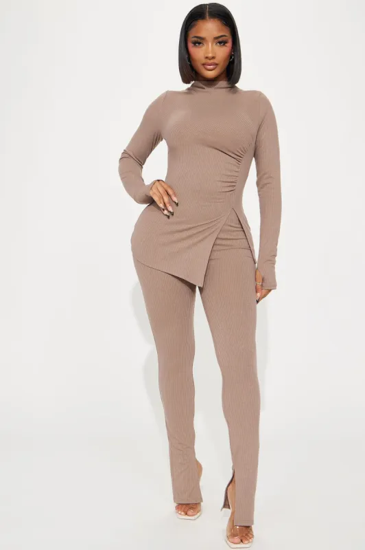 Miranda Legging Set - Mocha sold by Fashion Nova