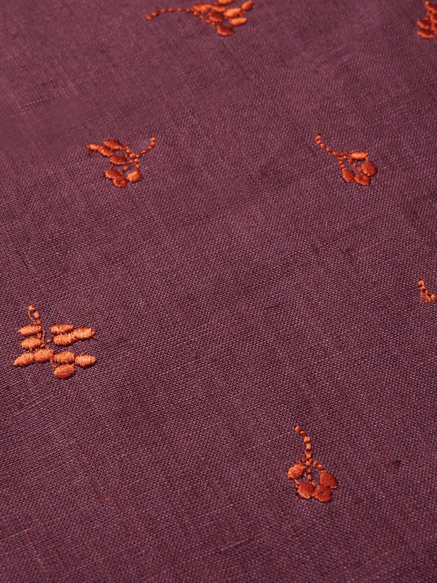 Baies Table Runner - Dark Grape/Picante Red sold by Ferm Living product image thumbnail 3