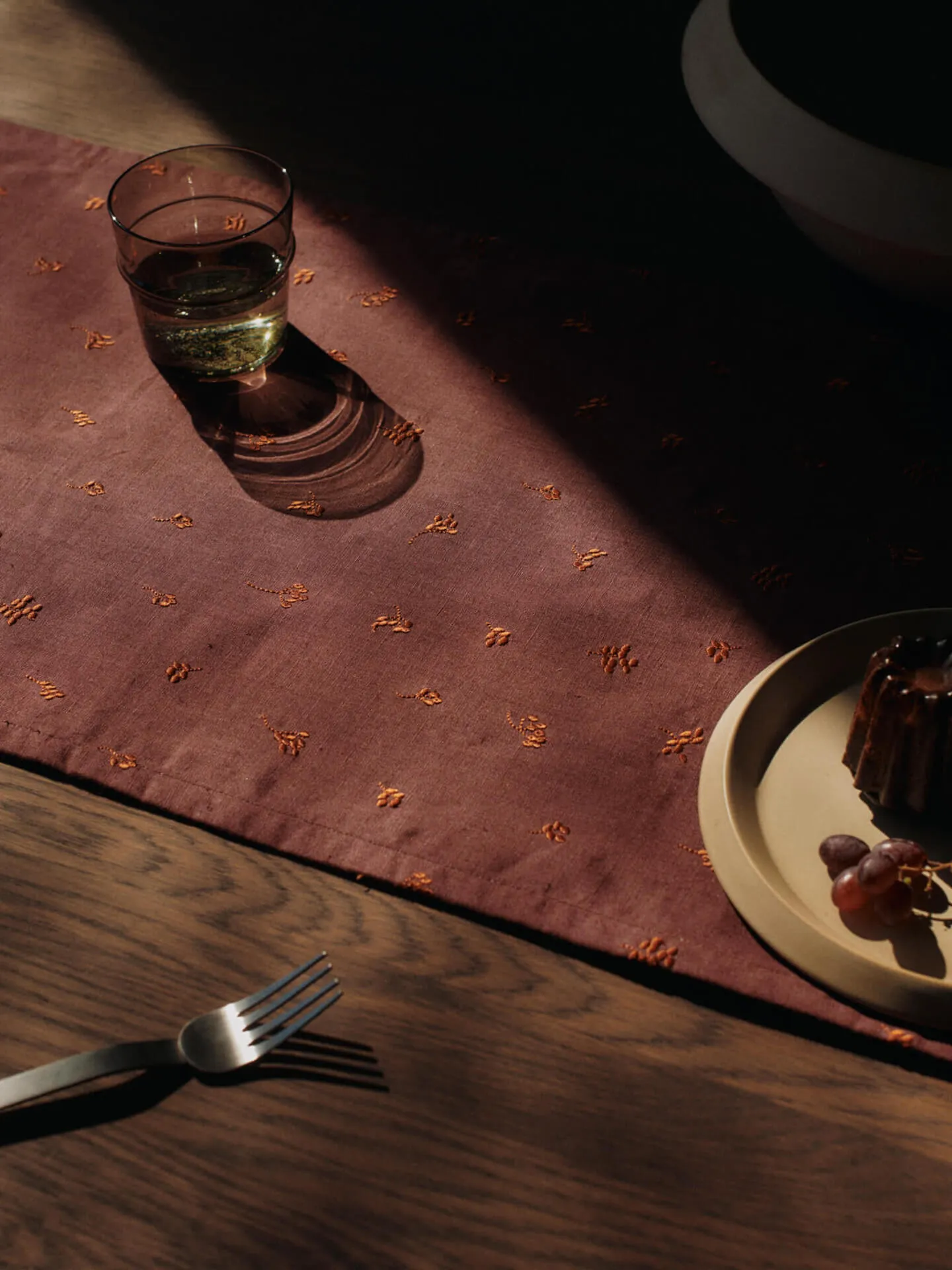 Baies Table Runner - Dark Grape/Picante Red sold by Ferm Living product image thumbnail 2