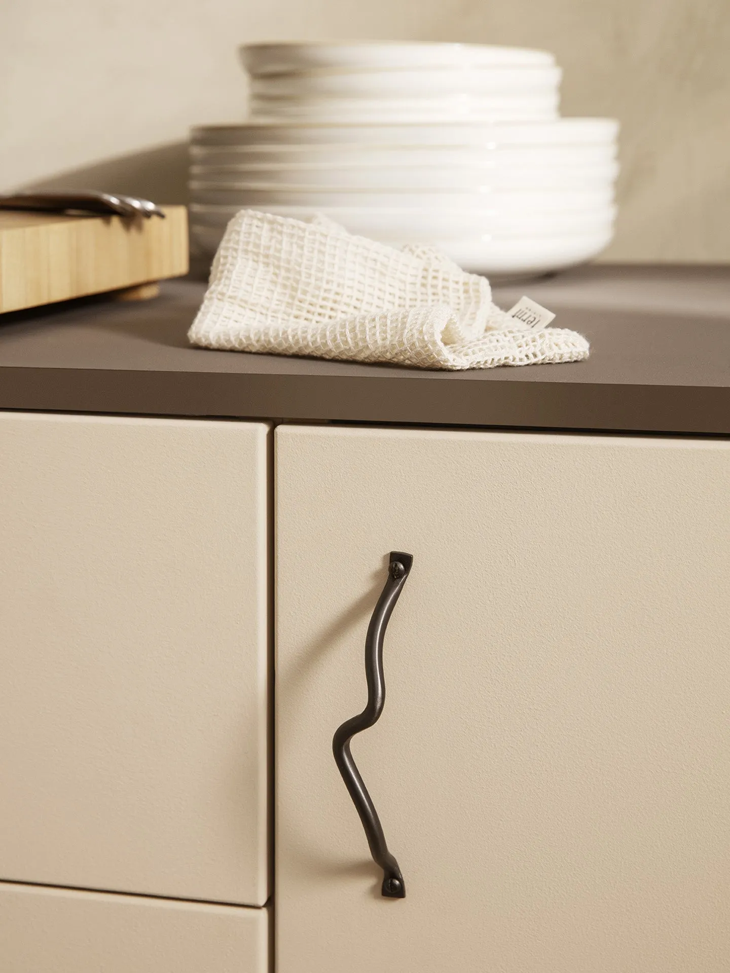 Curvature Handle - Black Brass sold by Ferm Living product image thumbnail 2