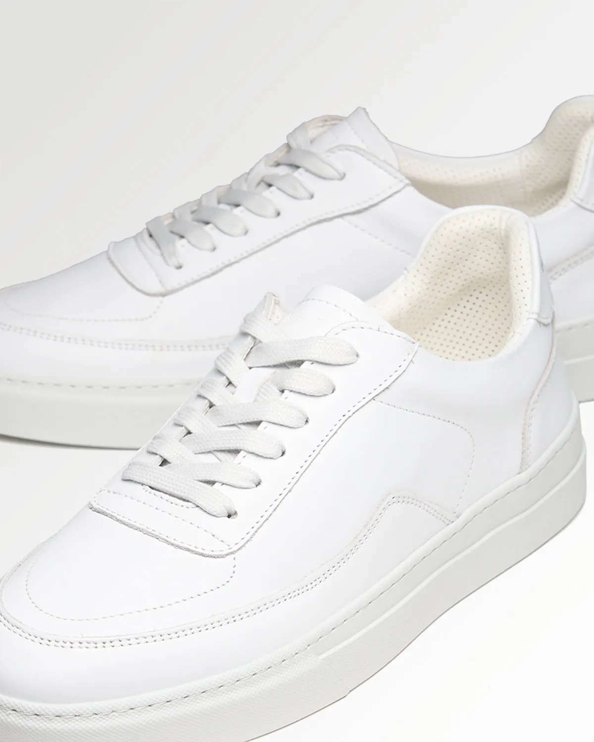 Mondo Viera All White sold by Filling Pieces product image thumbnail 3