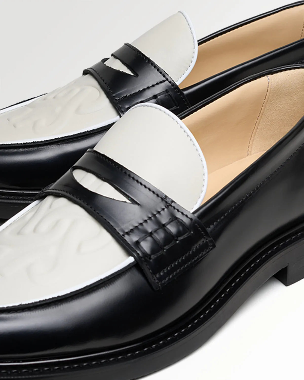 Loafer Gowtu Solid Off White sold by Filling Pieces product image thumbnail 3