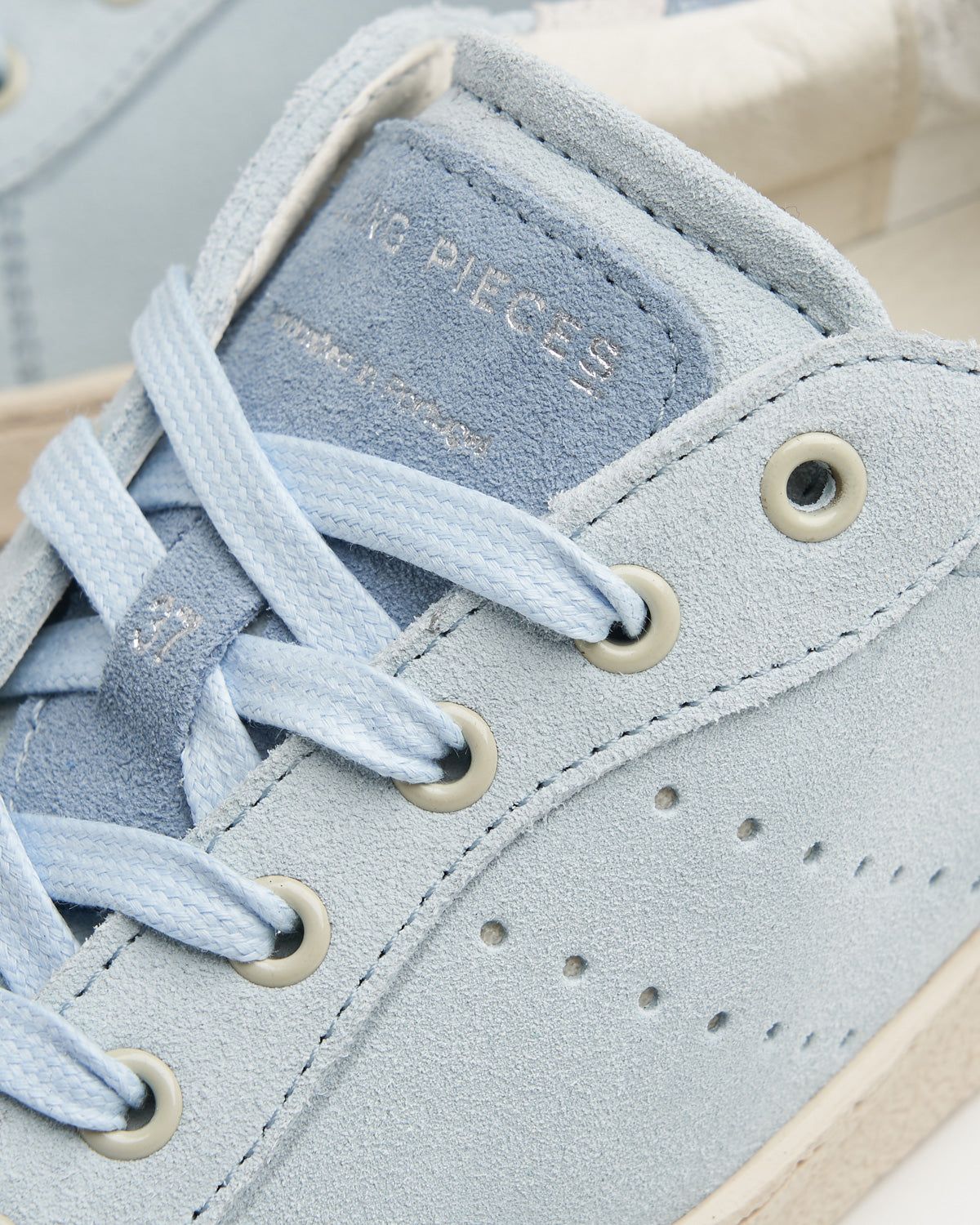 Frame Suede Light blue sold by Filling Pieces product image thumbnail 2