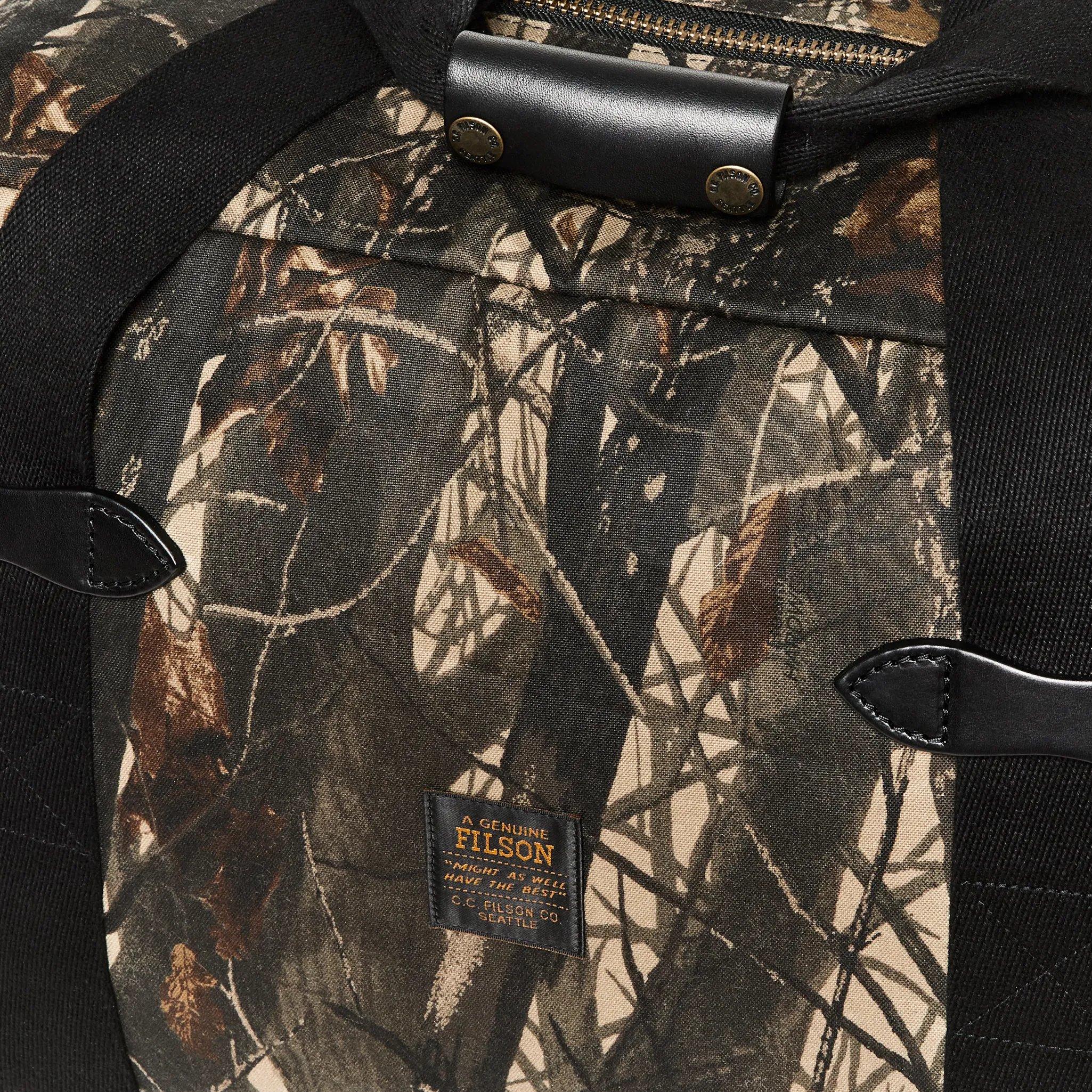 Medium Tin Cloth Duffle Bag - Realtree Hardwoods Camo sold by Filson product image thumbnail 4