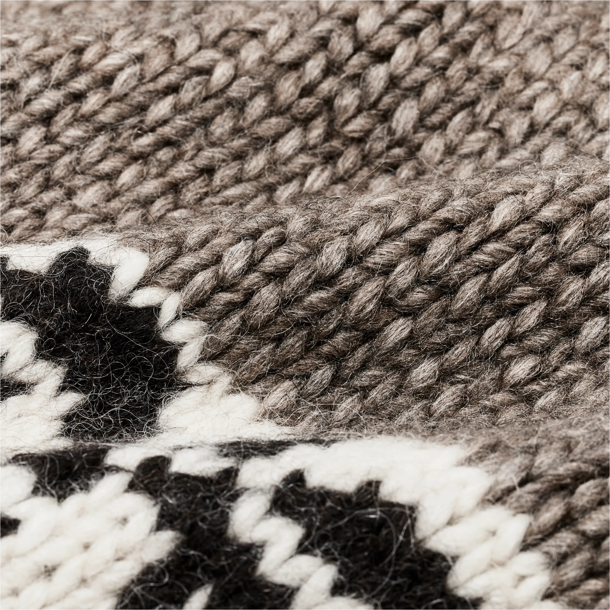 Women's Wool Vest - Gray / Floral sold by Filson product image thumbnail 4