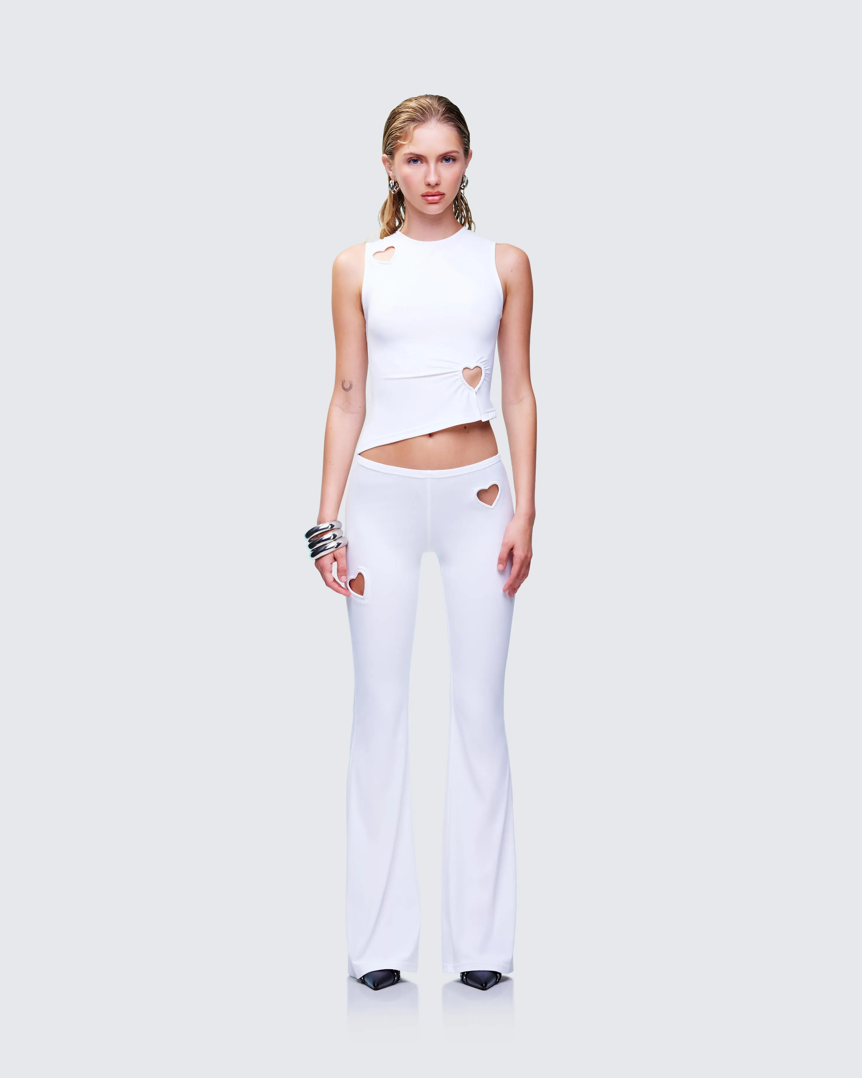 Cora White Set
sold by Finesse product image thumbnail 2