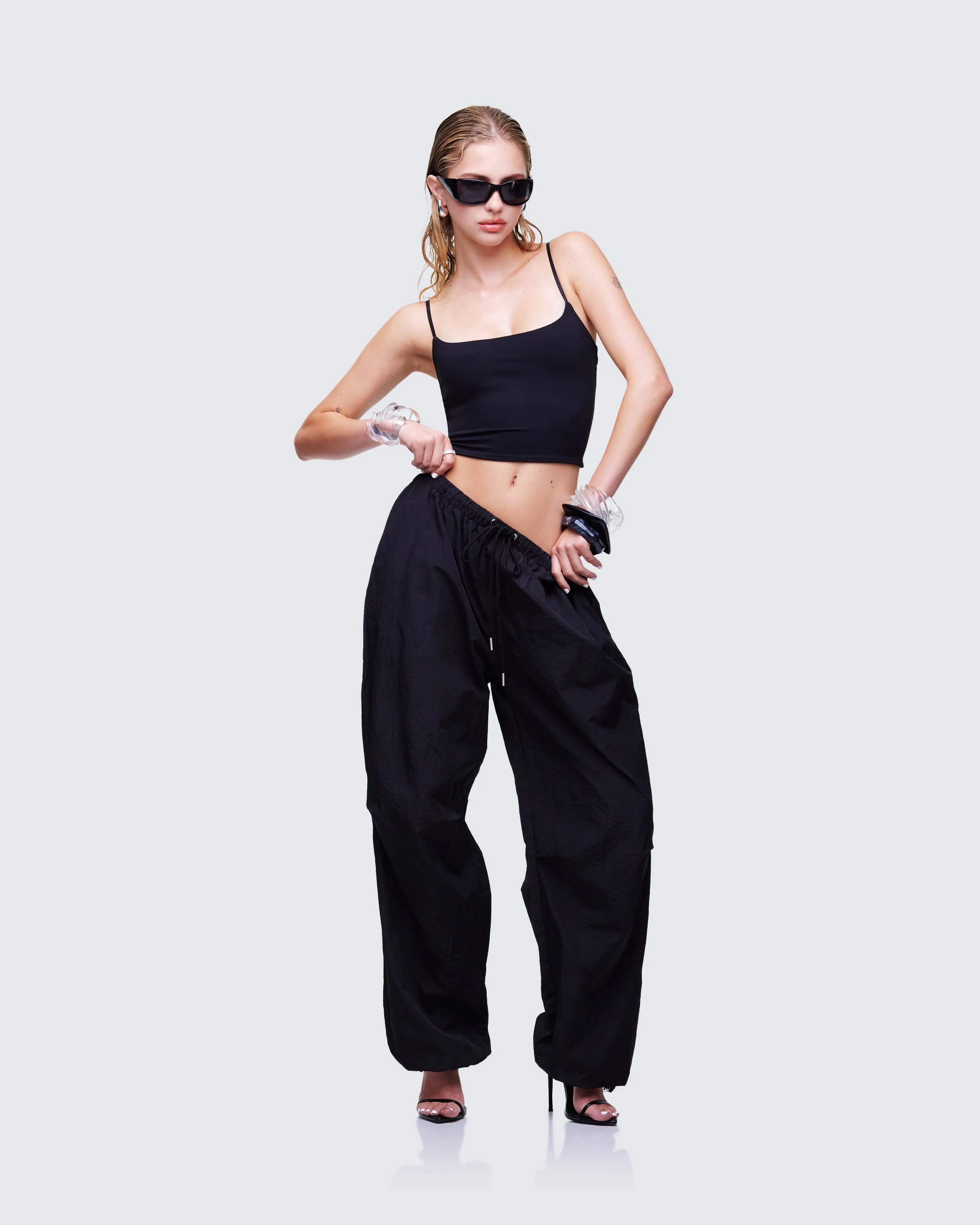 Soleia Noir Set sold by Finesse product image thumbnail 4