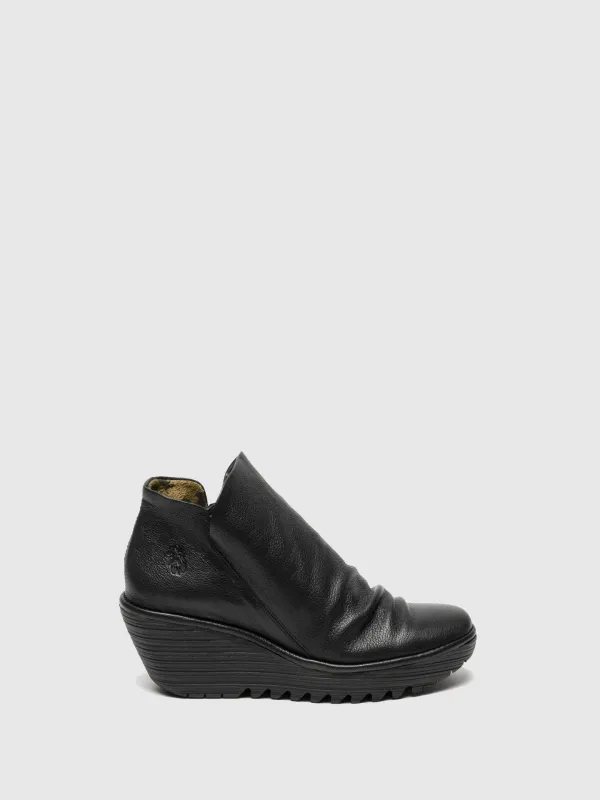 Zip Up Ankle Boots YIP BLACK sold by Fly London