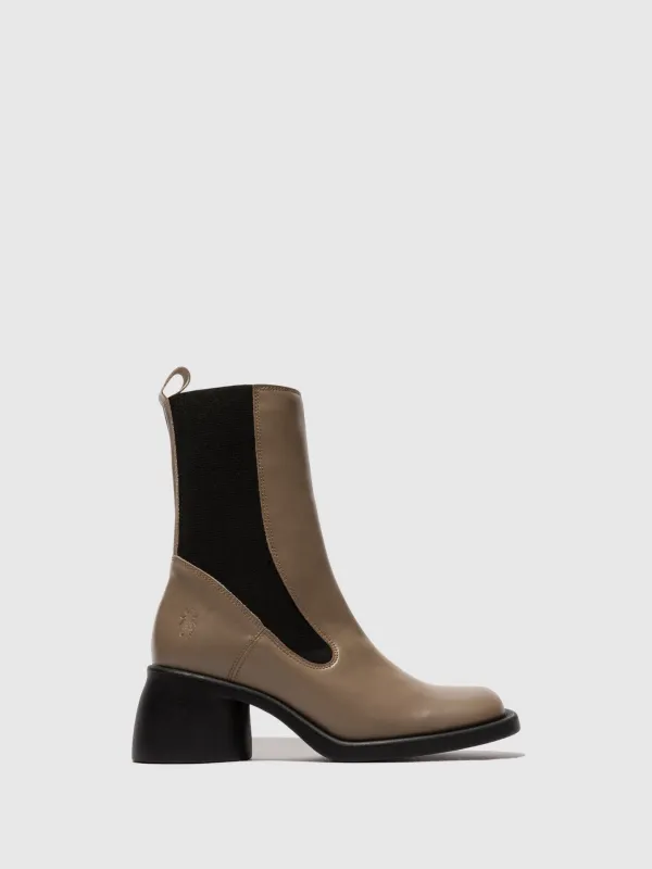 Chelsea Boots HOWI995FLY TAUPE made by Fly London
