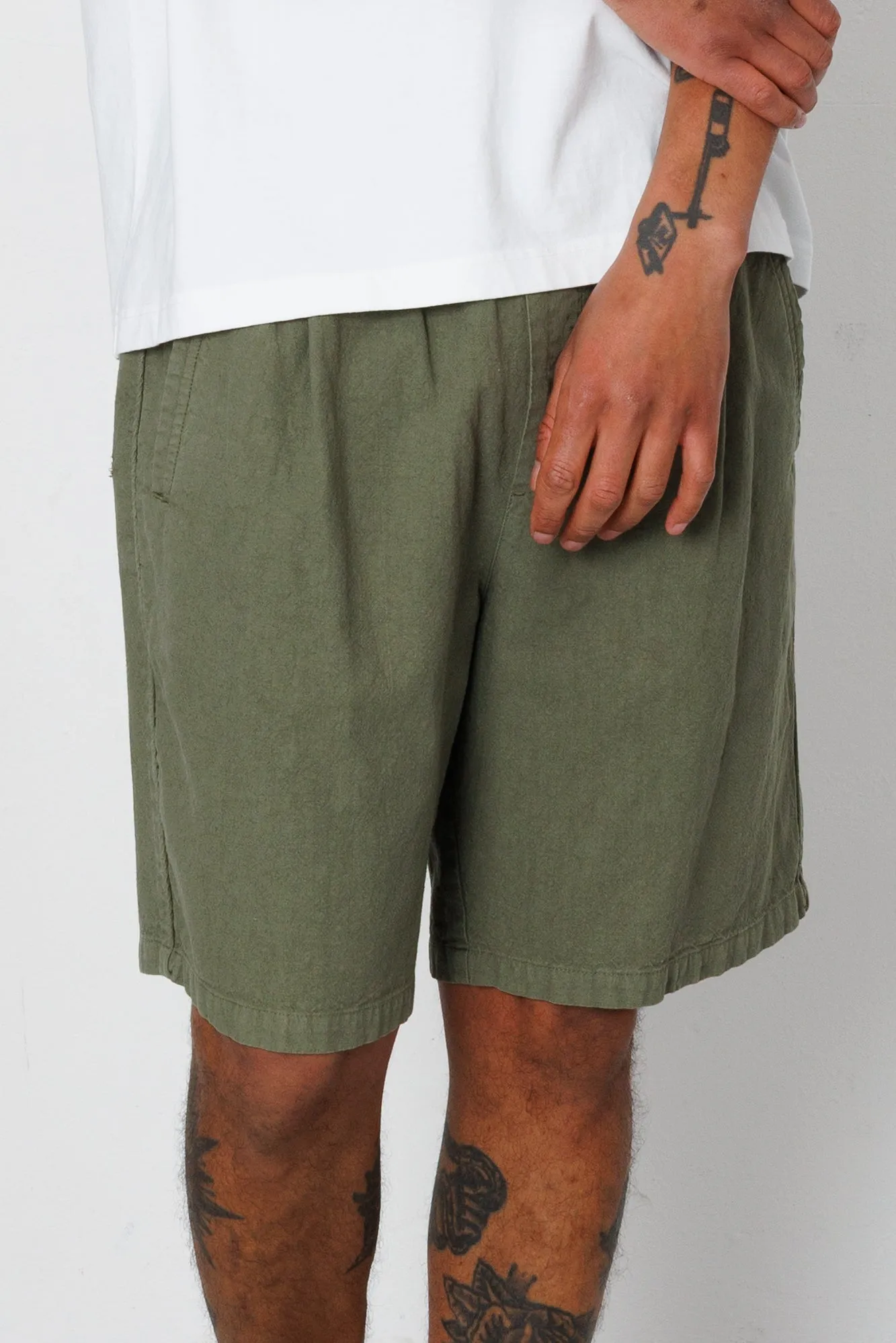 Relaxed Assembly Short - Dark Sage Cotton Linen sold by Folk product image thumbnail 3