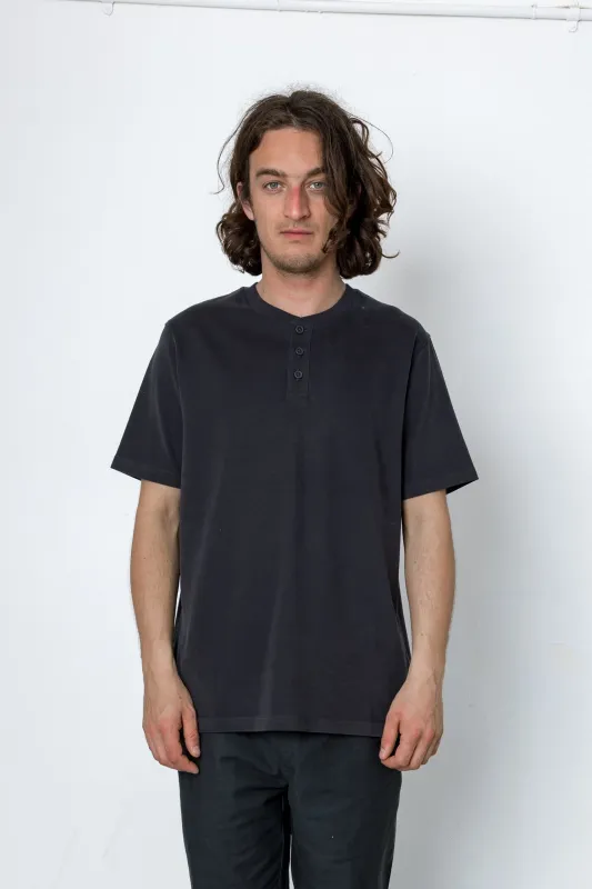 Gus Henly T-Shirt - Washed Black made by Folk