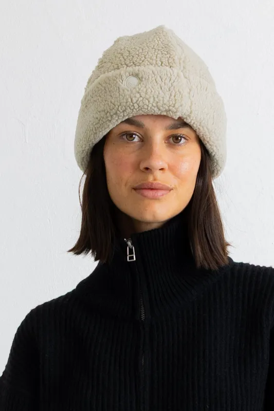 Fleece Beanie - Feather Grey made by Folk