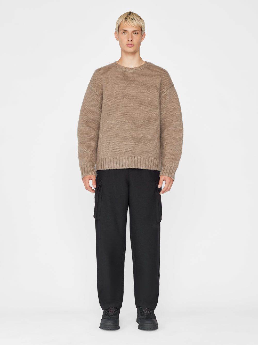 Wide Flannel Cargo Pants -- Noir sold by Frame Denim