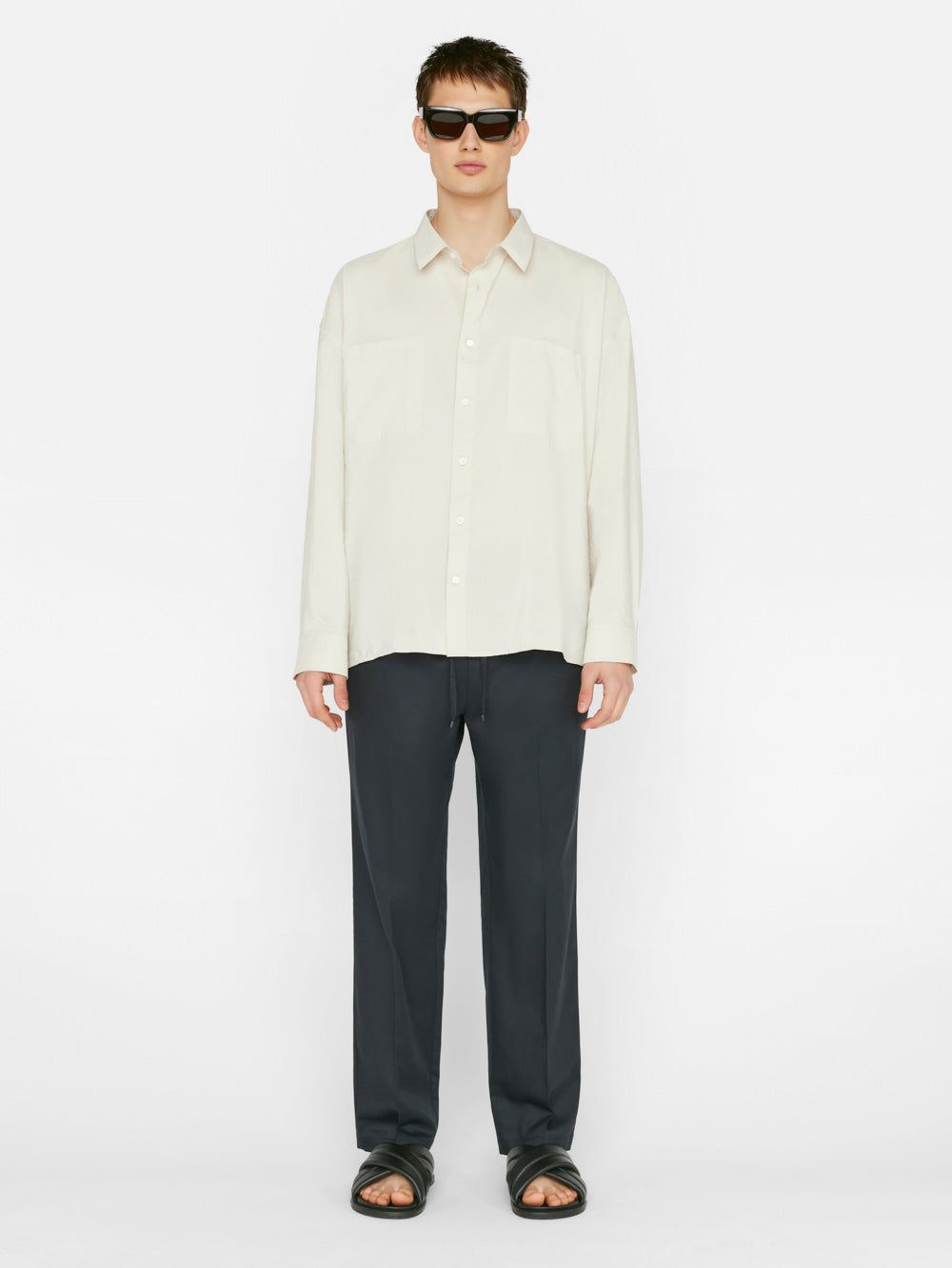 Soft Cotton Traveler Pant -- Dark Navy sold by Frame Denim product image thumbnail 2