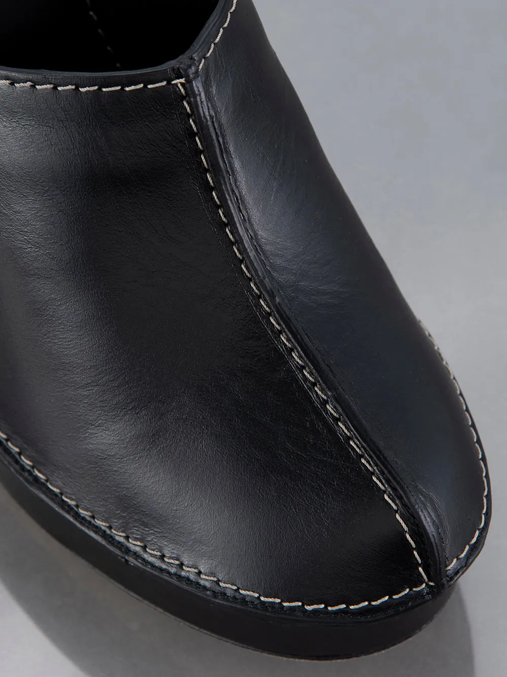 Elio Clog -- Noir sold by Frame Denim product image thumbnail 3