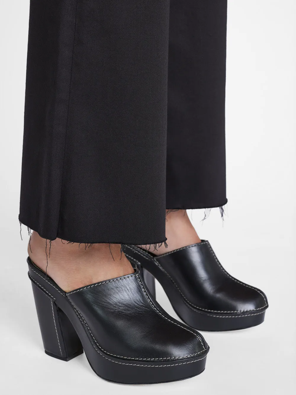 Le Easy Flare -- Blackfinn sold by Frame Denim product image thumbnail 4