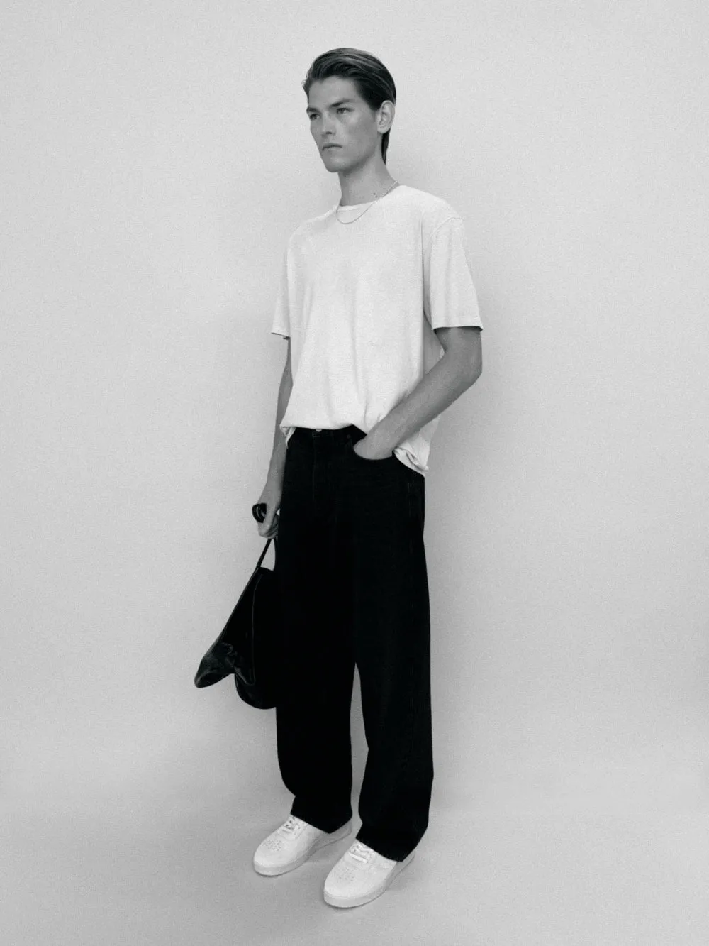 The Straight Jean -- Black sold by Frame Denim product image thumbnail 2