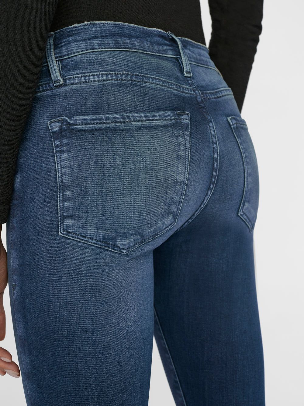 Le Skinny De Jeanne -- Quincy sold by Frame Denim product image thumbnail 4