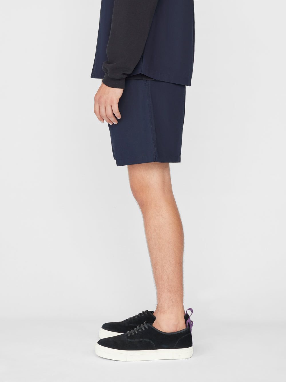 Linen Short -- Navy sold by Frame Denim product image thumbnail 5