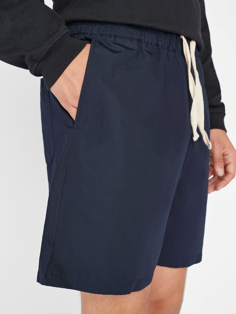 Linen Short -- Navy sold by Frame Denim product image thumbnail 3