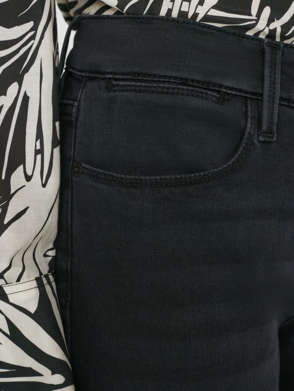 Le High Straight -- Kerry sold by Frame Denim product image thumbnail 5