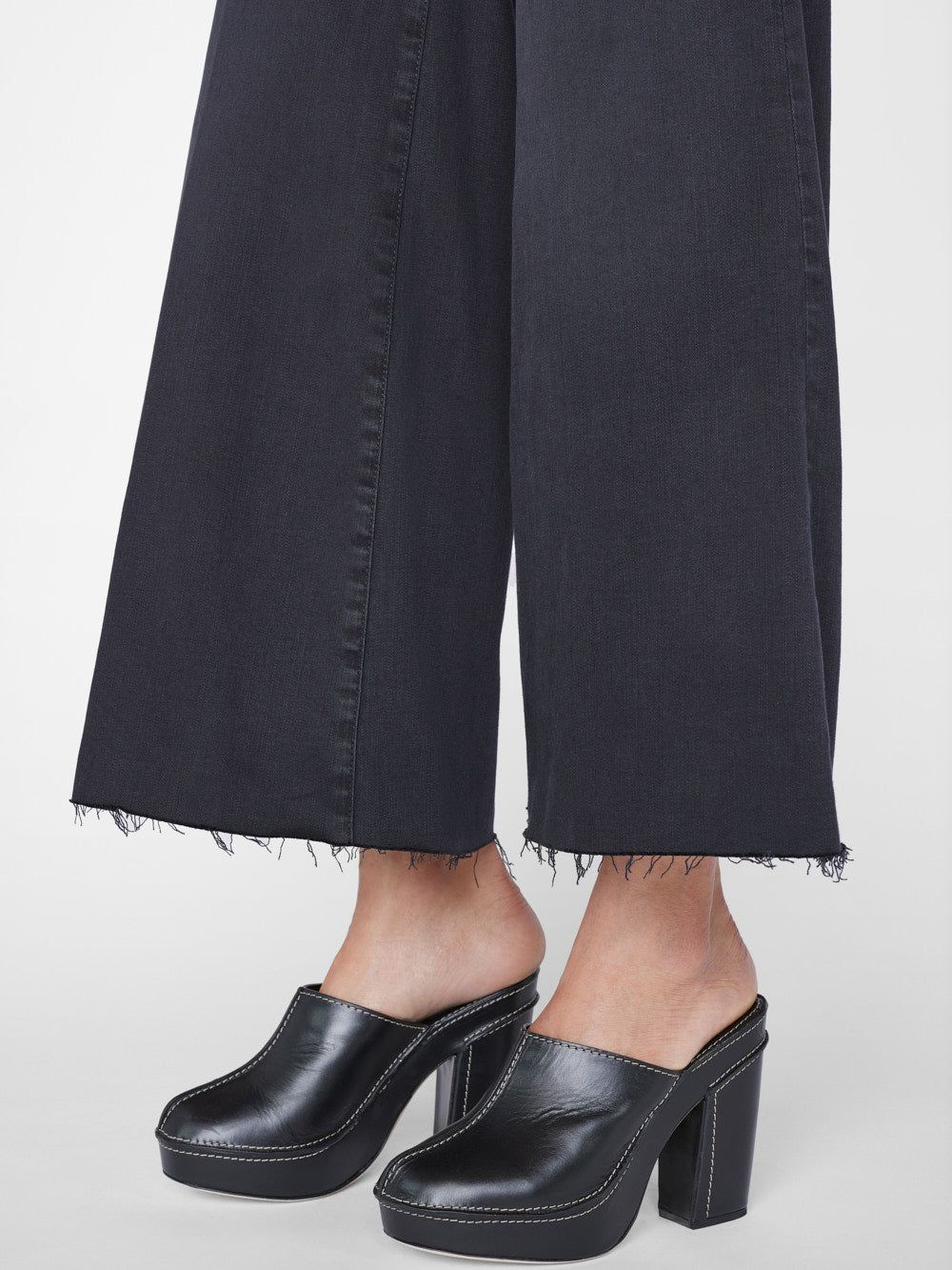 Le Palazzo Crop -- Kerry sold by Frame Denim product image thumbnail 6