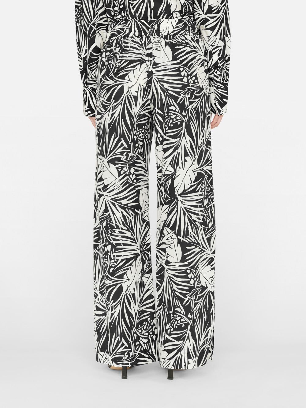 Drawstring Lounge Pant -- Noir Multi sold by Frame Denim product image thumbnail 8