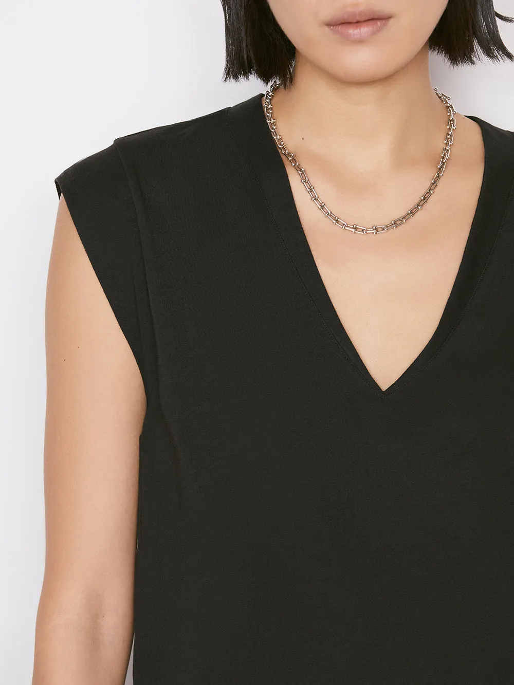 Le High Rise V Neck Tee -- Noir sold by Frame Denim product image thumbnail 5