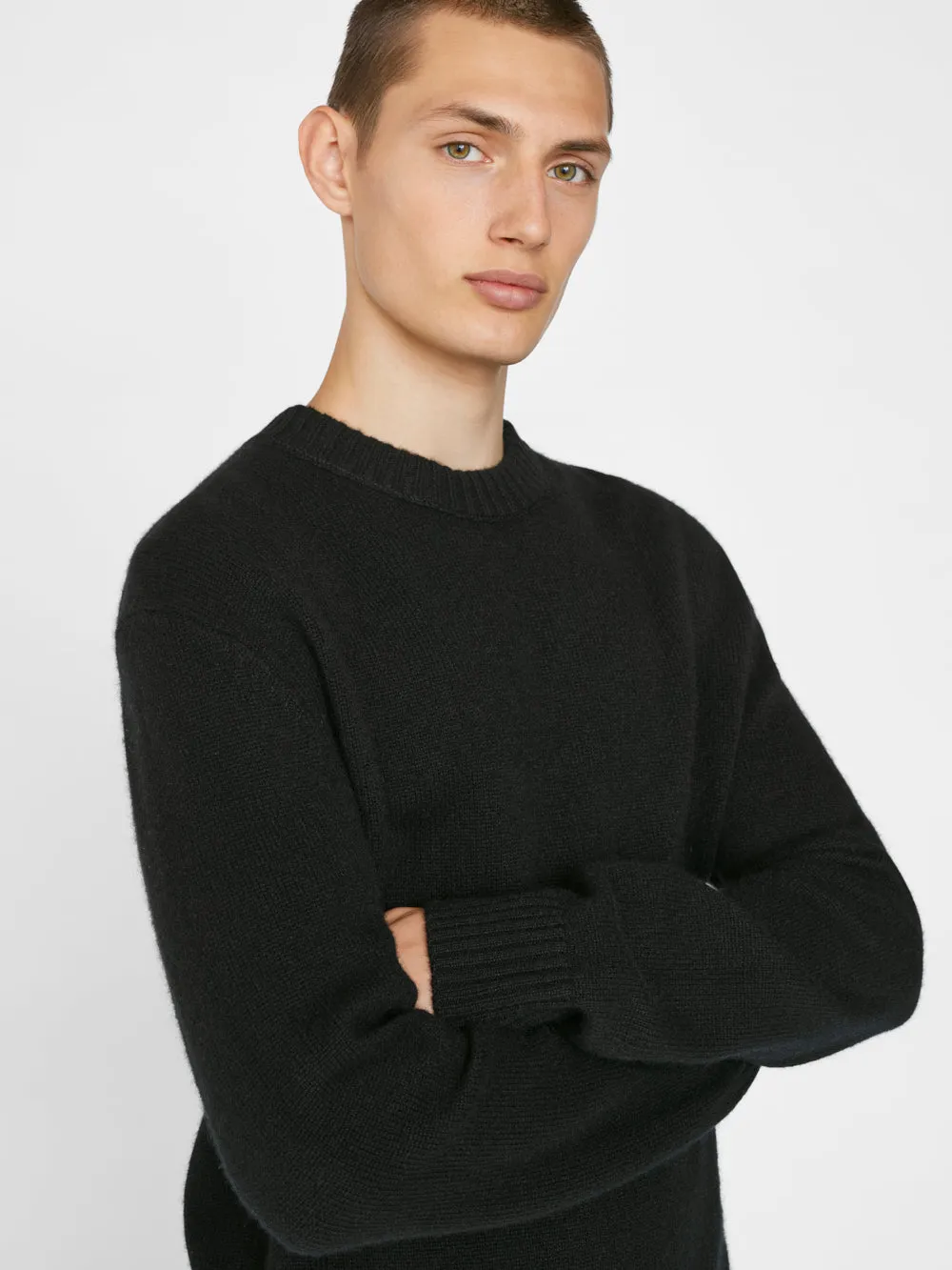 Cashmere Crewneck Sweater -- Noir sold by Frame Denim product image thumbnail 2