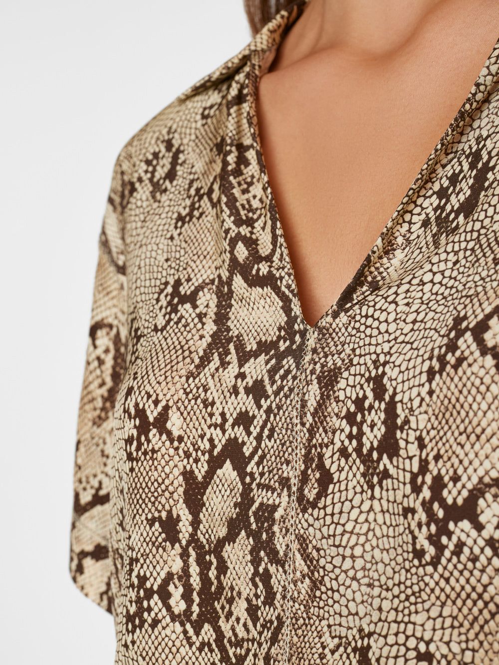 V-Neck Ladder Stitch Popover -- Butter Multi sold by Frame Denim product image thumbnail 8