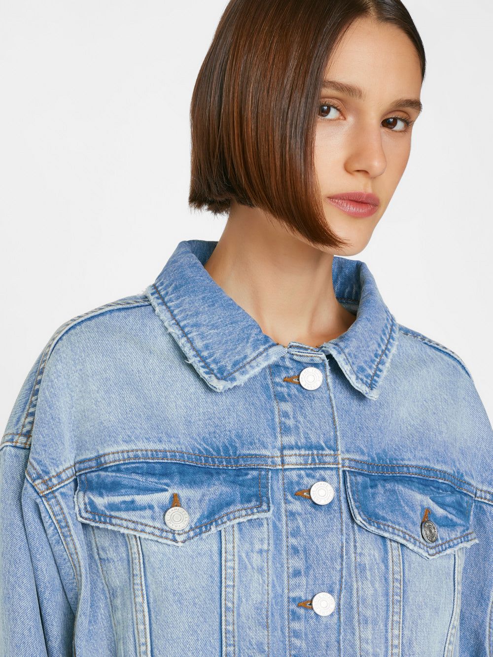 Le Cropped Oversized Jacket -- Open Air sold by Frame Denim product image thumbnail 3