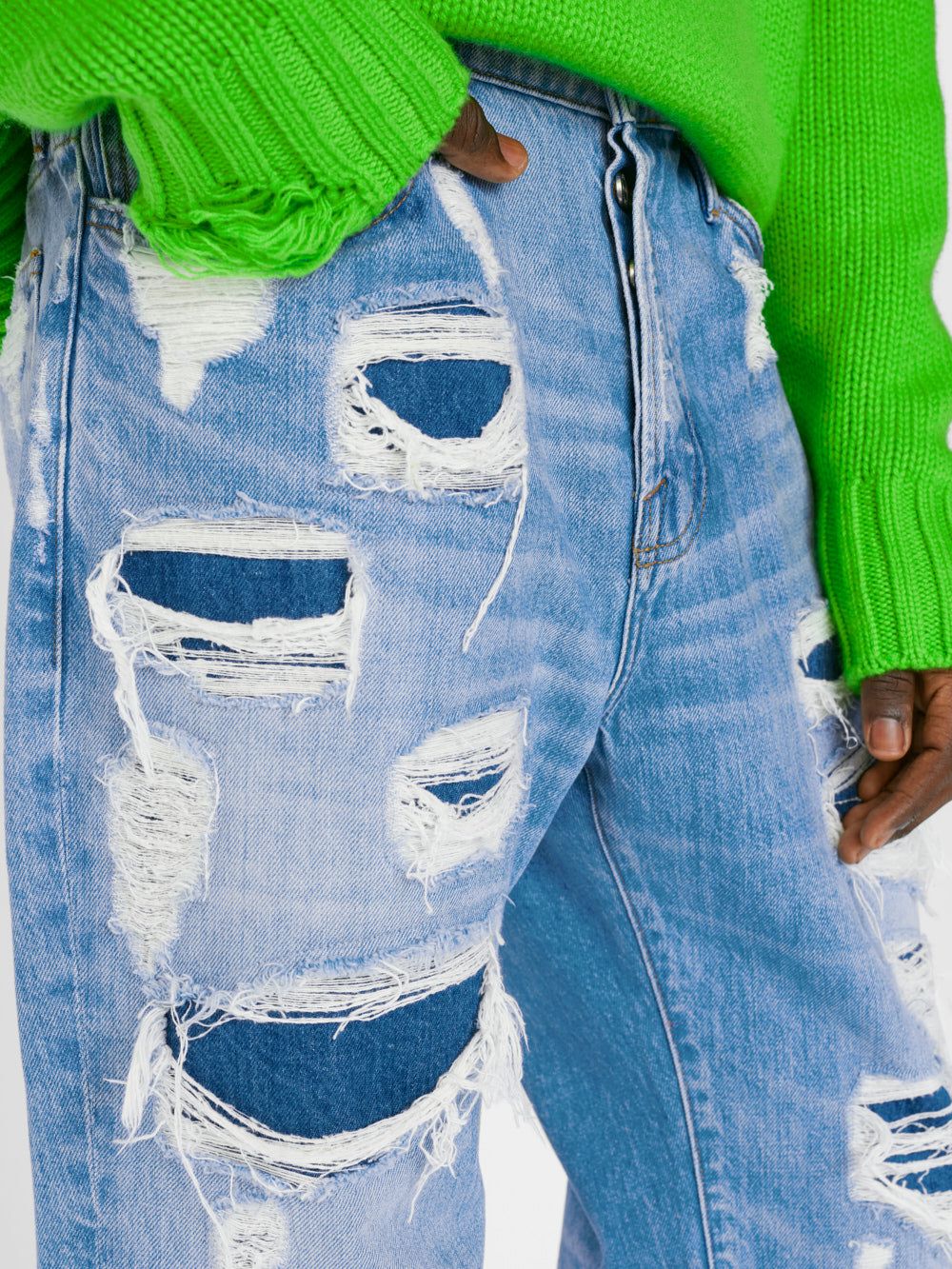 Relaxed Straight -- Gate Destruct sold by Frame Denim product image thumbnail 7