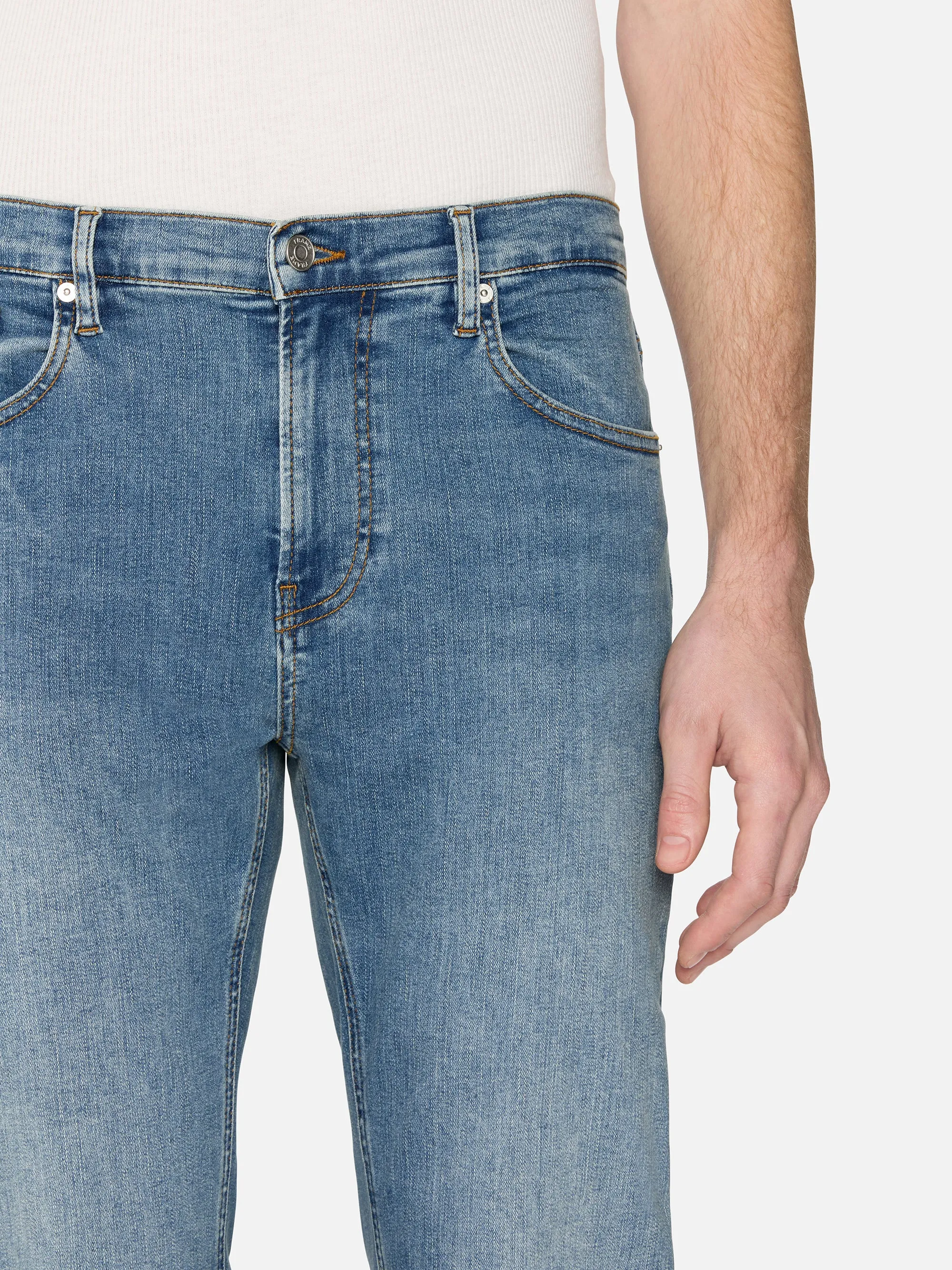 Jetset Modern Straight -- La Mirada sold by Frame Denim product image thumbnail 3