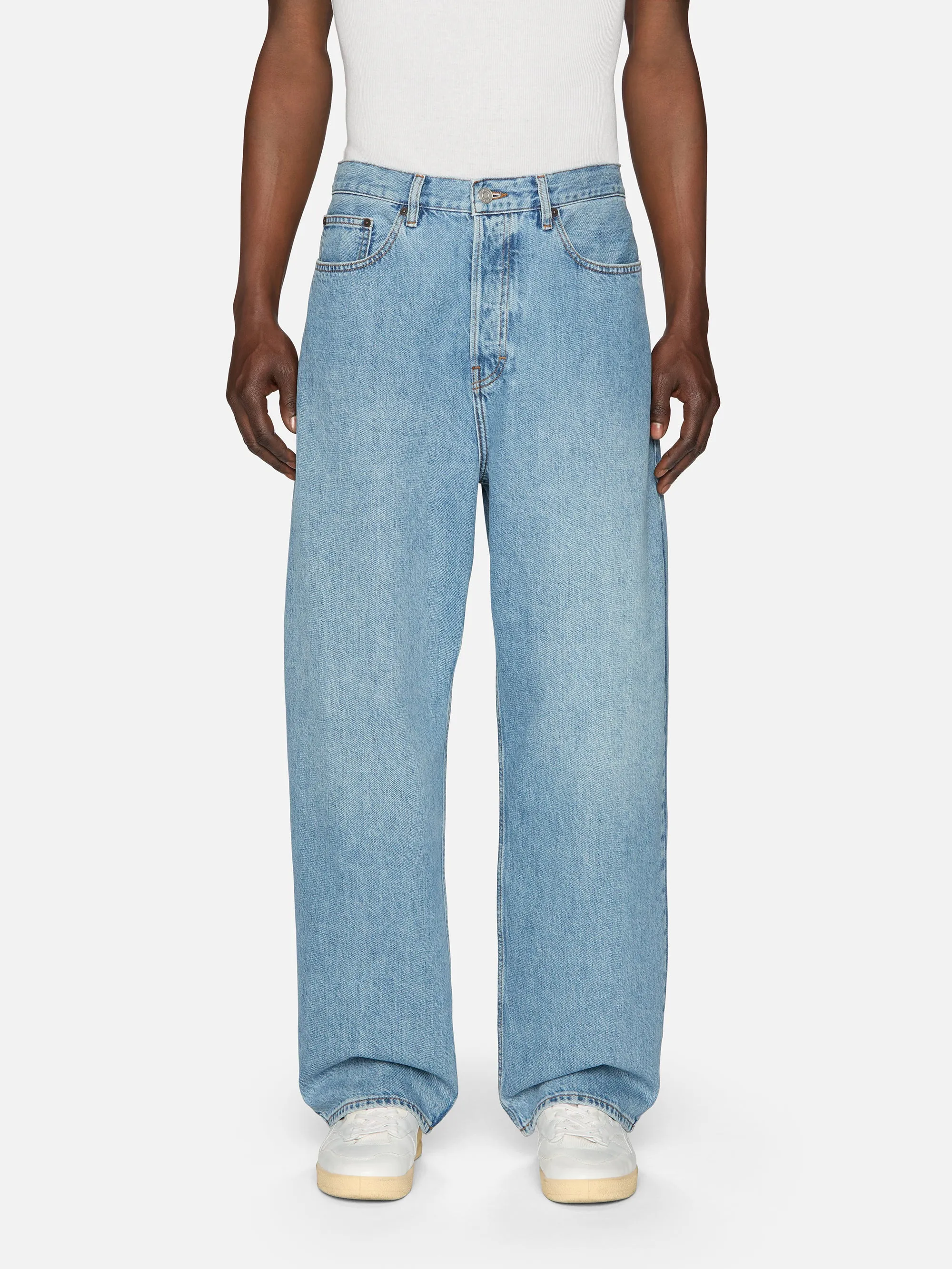 Baggy Jean -- Bonair Light sold by Frame Denim product image thumbnail 2