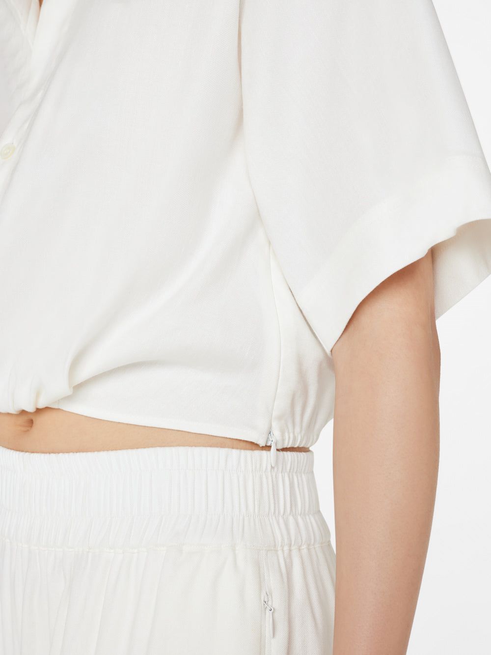 Cropped Twist Front Shirt -- Off White sold by Frame Denim product image thumbnail 4