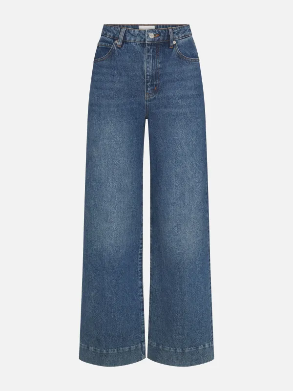 The Streamline -- Swan sold by Frame Denim