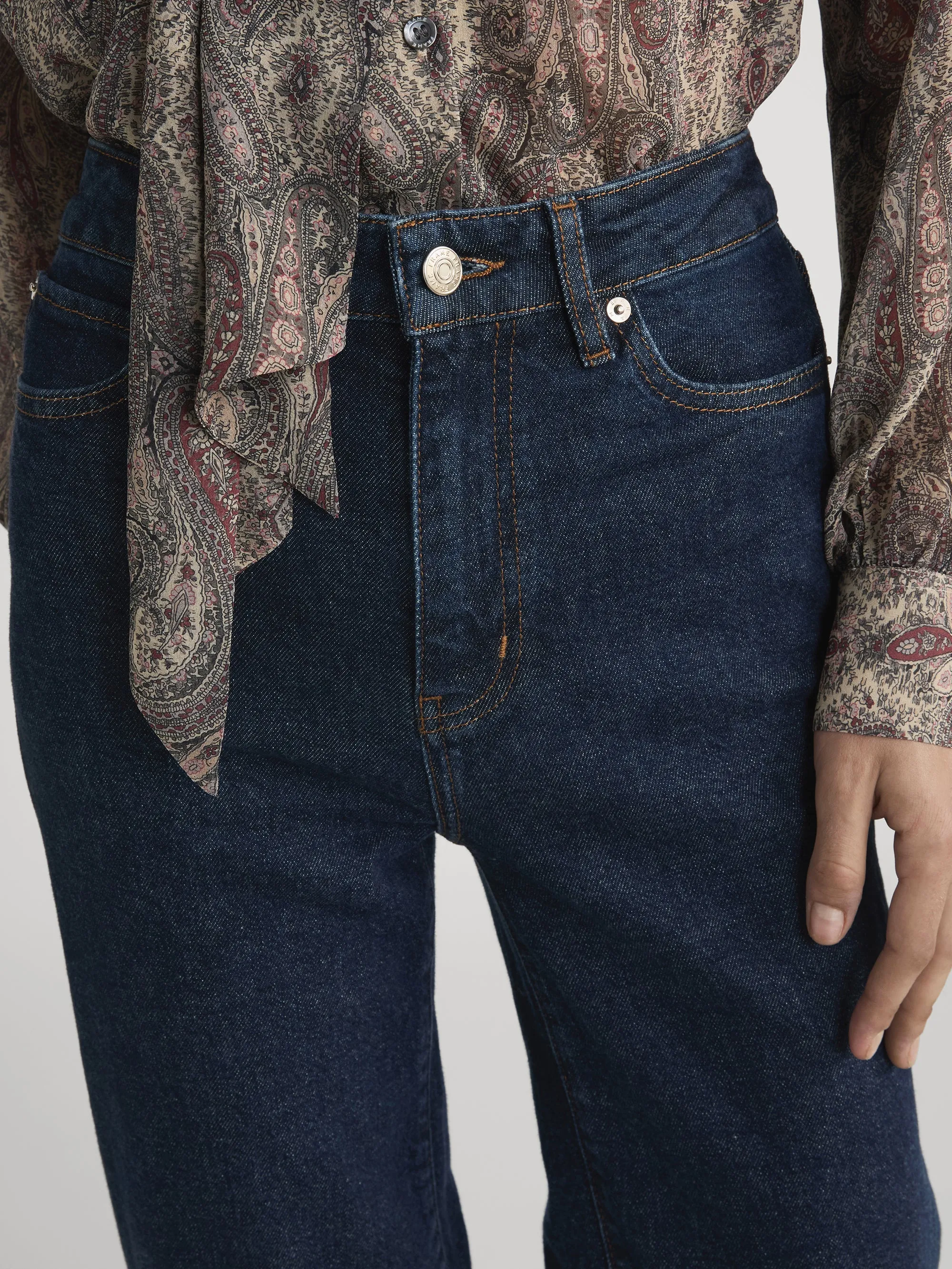 The Wide -- Taboo sold by Frame Denim product image thumbnail 4